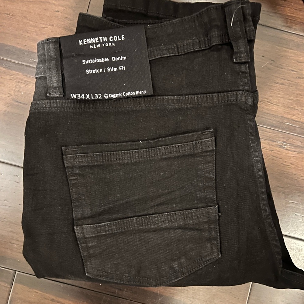 NWT. Men. Kenneth Cole Jeans.